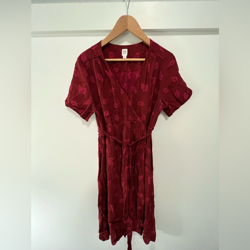Gap burgundy summer maternity dress; size M